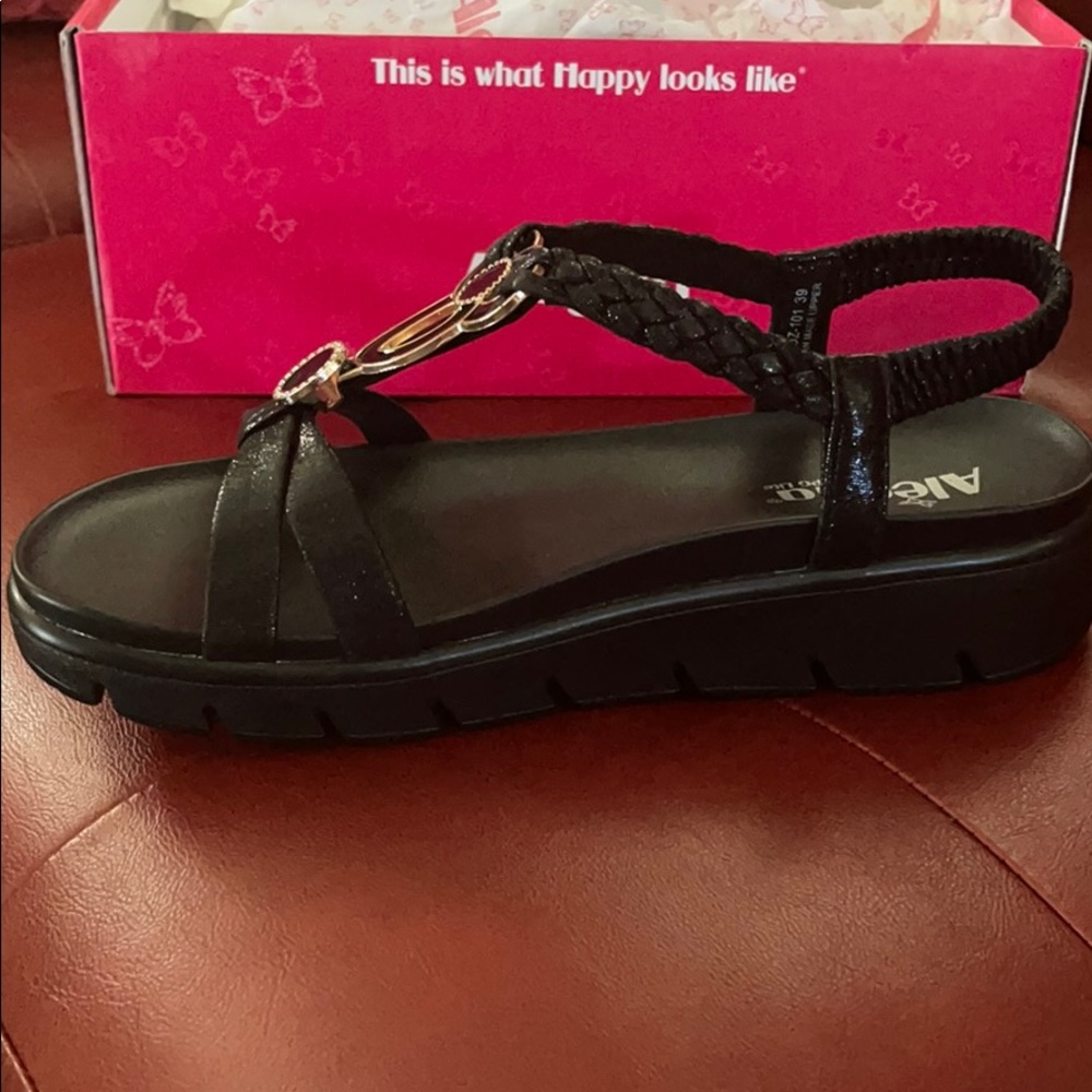 Algeria Women’s Sandals
